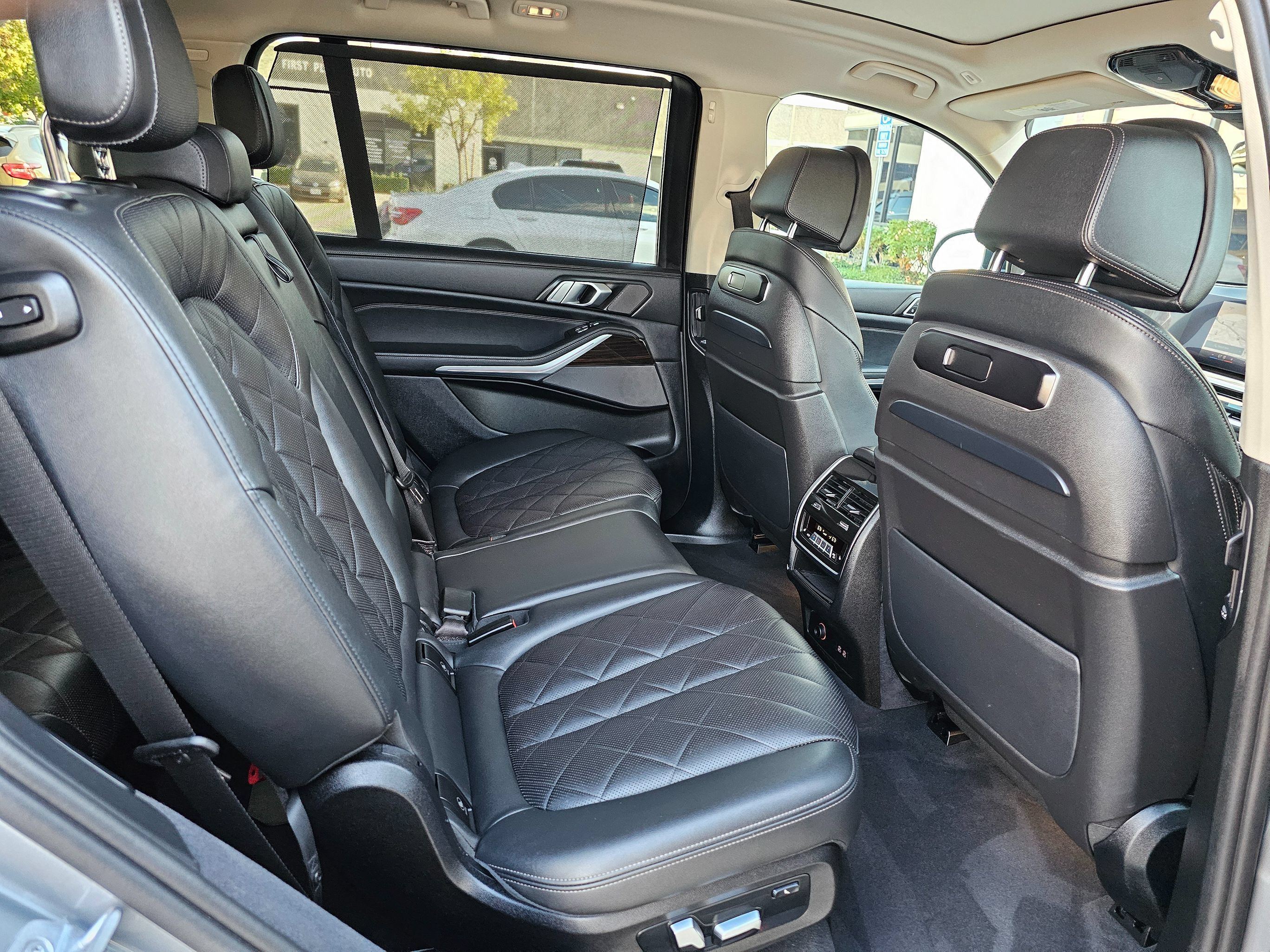 Used 2025 BMW X7 xDrive40i AWD/4WD image 23