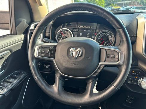 Used 2019 RAM 1500 Laramie AWD/4WD image 16