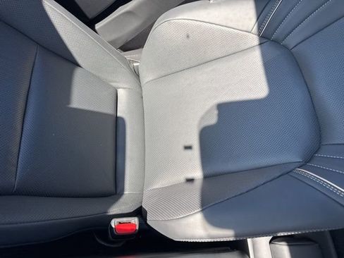 Used 2025 Toyota Crown Signia w/ Advanced Technology Package image 20