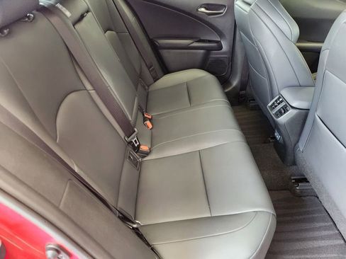Used 2024 Lexus UX 250h F Sport FWD image 31
