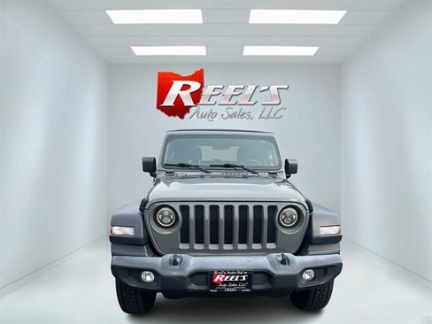 Used 2019 Jeep Wrangler Sport AWD/4WD image 2