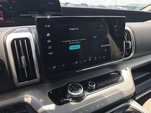 Used 2025 Ford Expedition Active AWD/4WD image 11