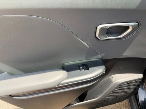 Used 2025 Kia K4 FWD image 29