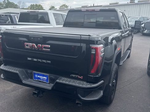 Used 2025 GMC Sierra 2500 AT4 w/ AT4 Premium Plus Package image 3
