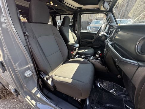 Used 2019 Jeep Wrangler Unlimited Sport S AWD/4WD image 18