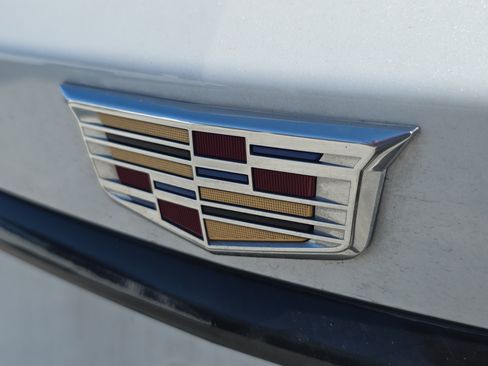 Used 2022 Cadillac XT6 Premium Luxury FWD image 6
