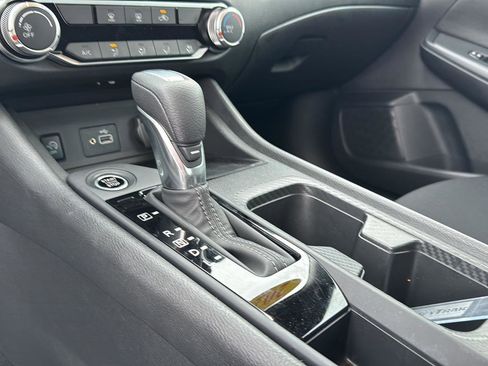 Used 2025 Nissan Sentra S image 24