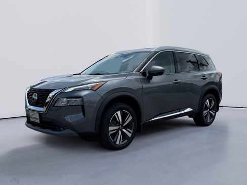 Used 2021 Nissan Rogue SL image 2