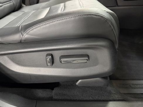 Used 2019 Honda CR-V Touring image 25