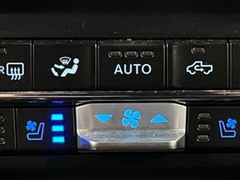 Used 2023 Ford F150 Lariat w/ Equipment Group 502A High AWD/4WD image 38