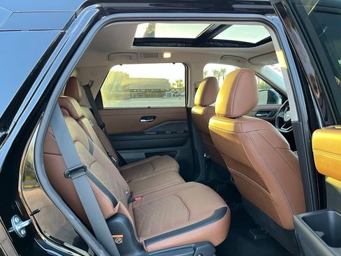 Used 2025 Nissan Pathfinder Platinum w/ Cargo Package AWD/4WD image 56