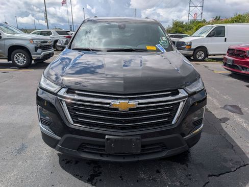 Used 2023 Chevrolet Traverse LT w/ Rear Camera Mirror Package AWD/4WD image 2