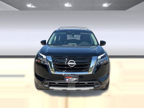 New 2025 Nissan Pathfinder Platinum w/ Cargo Package image 6