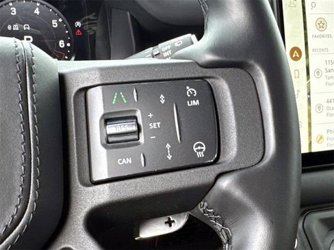Used 2025 Land Rover Defender 110 V8 image 30
