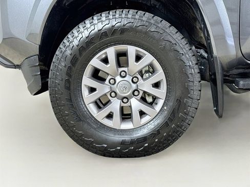 Used 2016 Toyota Tacoma SR5 w/ SR5 Appearance Package (SN) AWD/4WD image 25