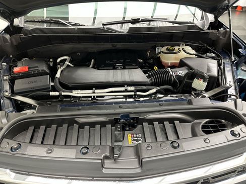 Used 2023 Chevrolet Silverado 1500 LT AWD/4WD image 29