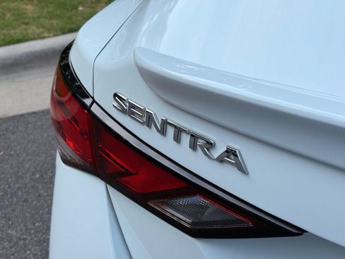 Used 2023 Nissan Sentra SR FWD image 11