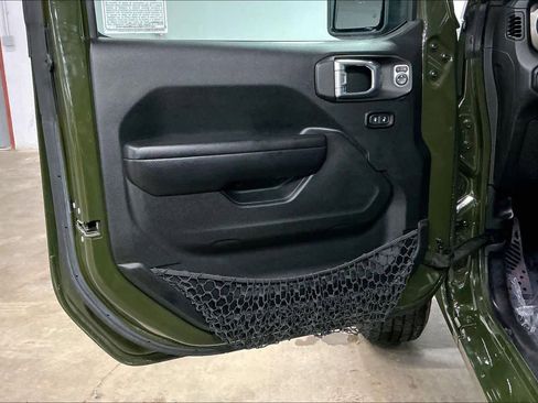 Used 2021 Jeep Wrangler Unlimited Sport image 24