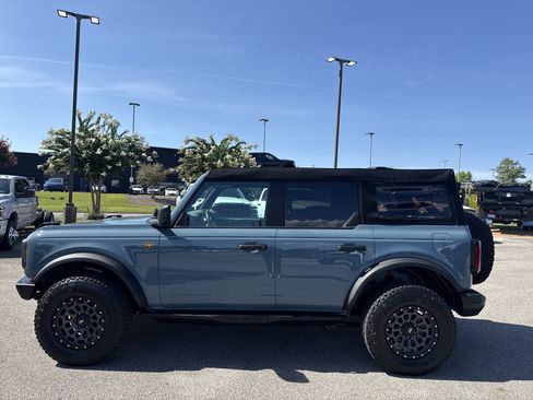 Used 2023 Ford Bronco Badlands AWD/4WD image 4