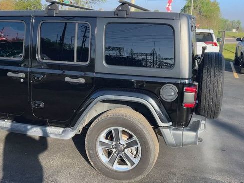 Used 2018 Jeep Wrangler Unlimited Sahara image 6