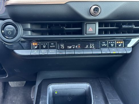 Used 2024 Toyota Crown Limited image 14