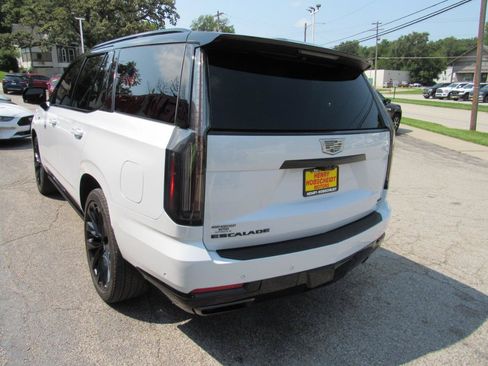 Used 2026 Cadillac Escalade Platinum Sport w/ LPO, ONYX Package AWD/4WD image 11