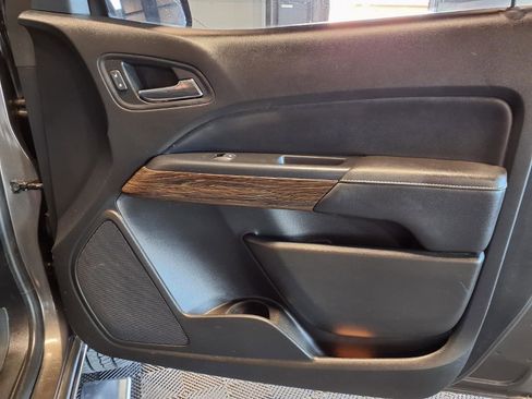 Used 2019 GMC Canyon Denali image 13