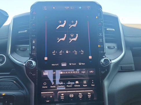 New 2026 RAM 3500 Laramie AWD/4WD image 18
