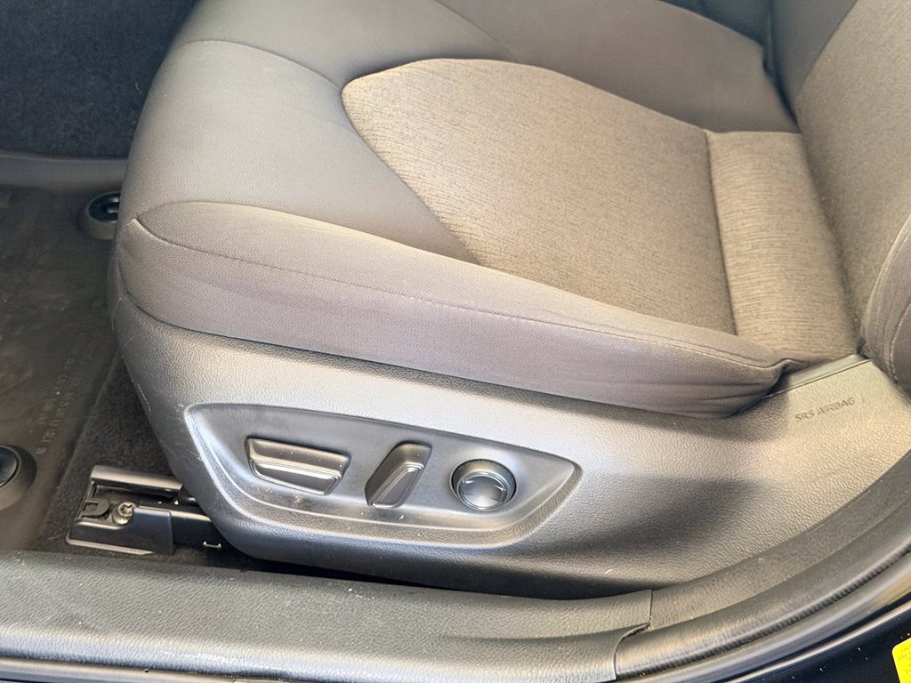 Used 2021 Toyota Camry LE FWD image 14
