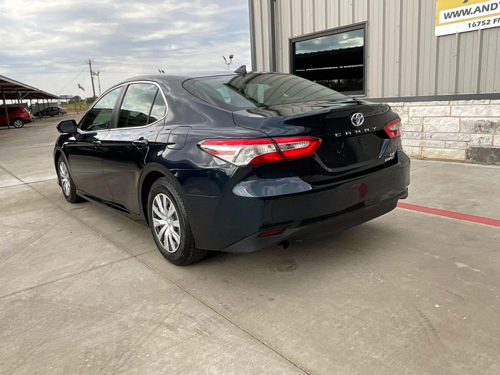 Used 2018 Toyota Camry LE w/ Audio Package FWD image 6