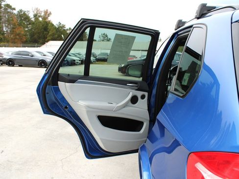 Used 2010 BMW X5 M image 38
