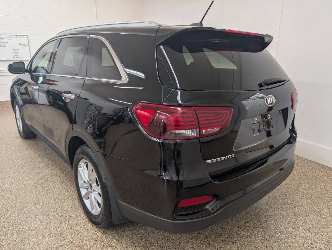 Used 2019 Kia Sorento AWD image 3