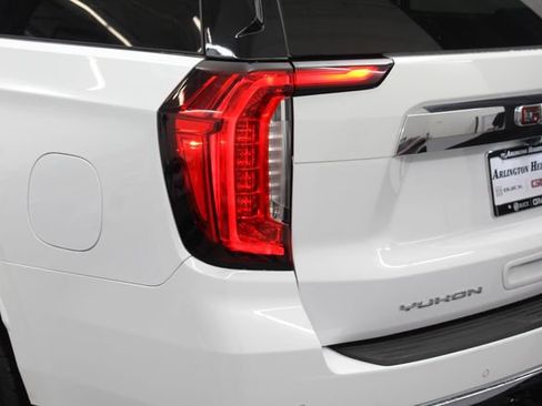 Used 2022 GMC Yukon XL SLT w/ SLT Luxury Package AWD/4WD image 7
