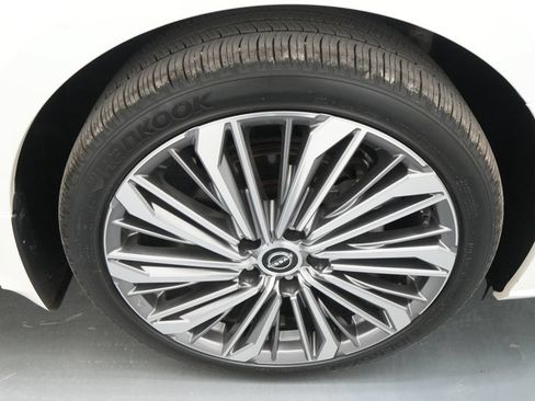 Used 2024 Nissan Altima 2.5 SL AWD/4WD image 10