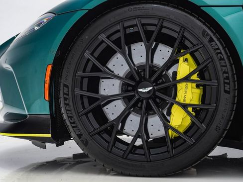 Used 2023 Aston Martin V12 Vantage RWD image 16