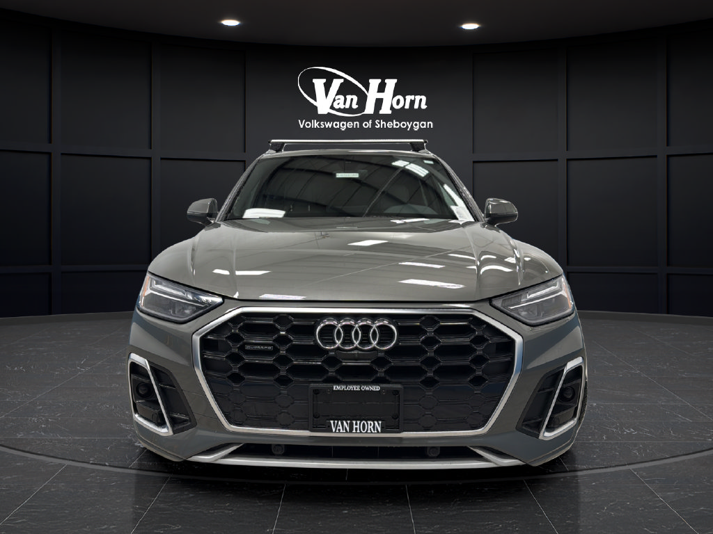 Used 2023 Audi Q5 2.0T Premium Plus w/ Premium Plus Package AWD/4WD image 2