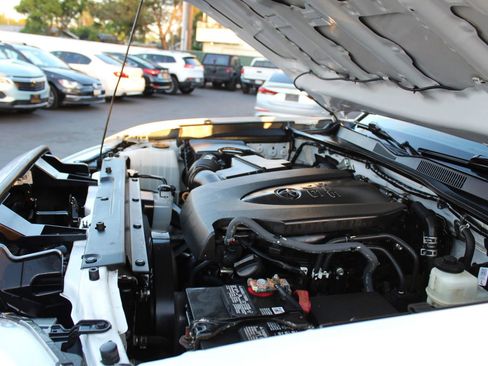 Used 2022 Toyota Tacoma SR5 RWD image 32