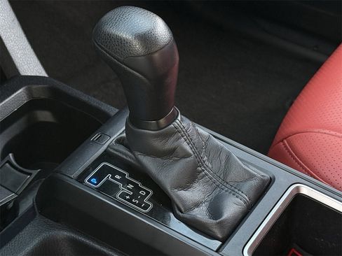 Used 2021 Toyota Tacoma SR w/ SR Convenience Package image 18