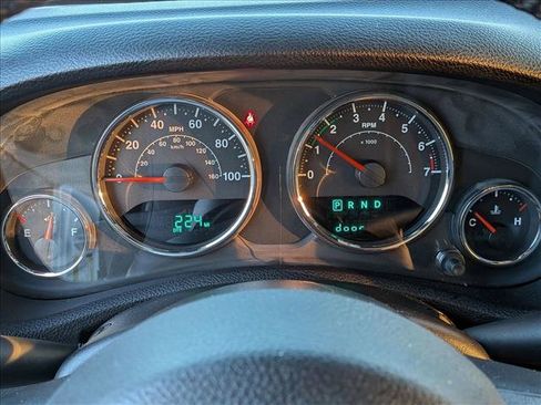 Used 2017 Jeep Wrangler Unlimited Sahara image 10