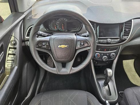 Used 2020 Chevrolet Trax LT AWD/4WD image 14