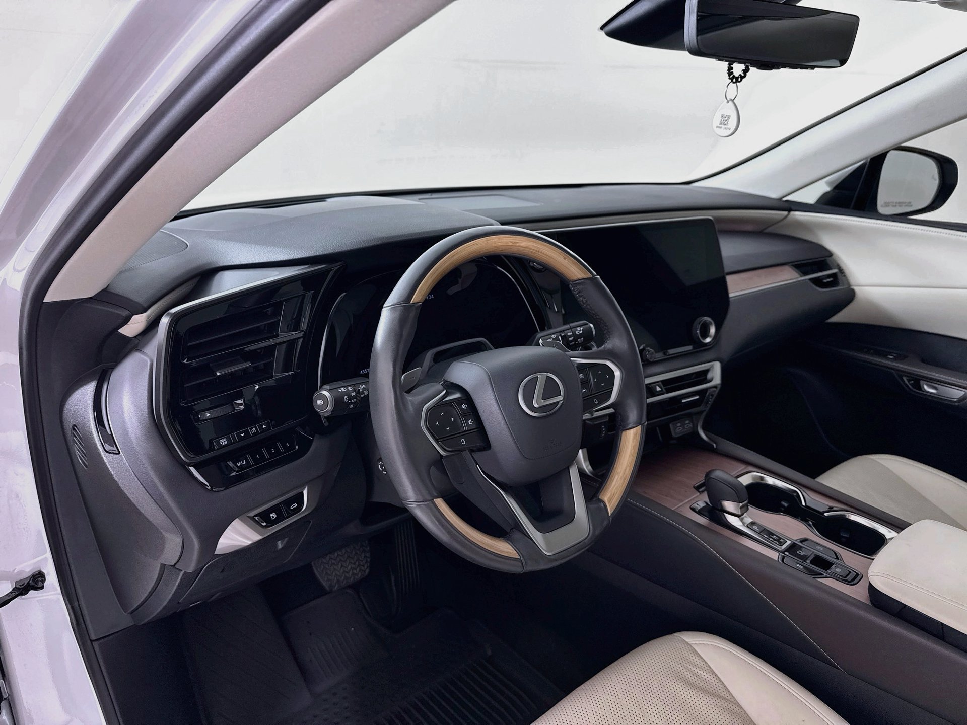 Used 2023 Lexus RX 350 Premium Plus w/ Accessory Package (K3) FWD image 10