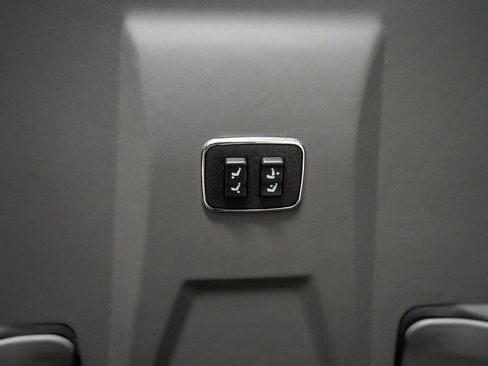 Used 2020 Mercedes-Benz Metris Passenger image 69