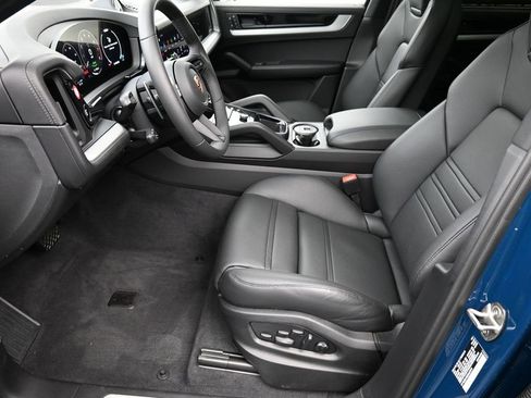 Used 2025 Porsche Cayenne E-Hybrid Coupe image 7