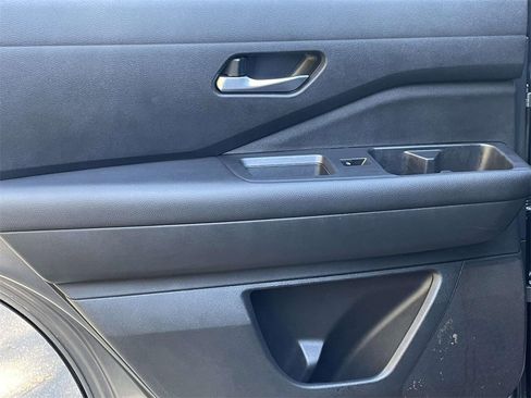 Used 2022 Nissan Pathfinder S w/ Cargo Package image 10