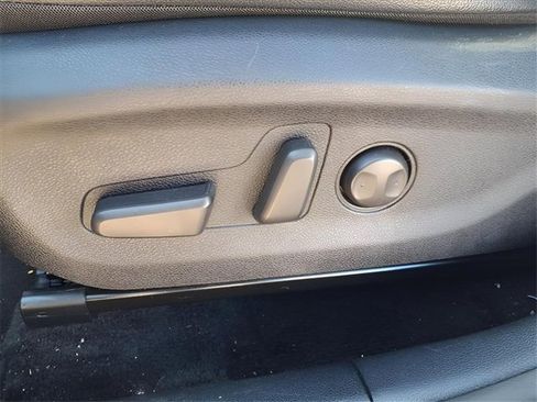 Used 2022 Kia Niro EX w/ Cold Weather Package image 25