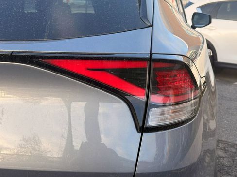 Used 2025 Kia Sportage LX image 31