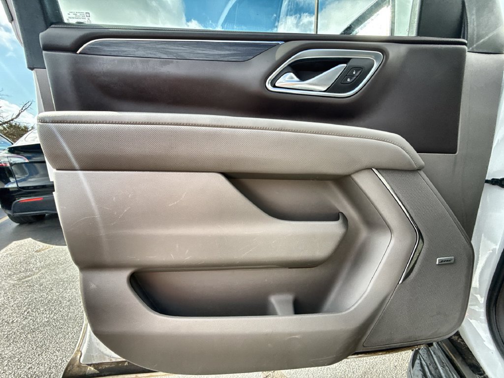 Used 2024 GMC Yukon SLT RWD image 16