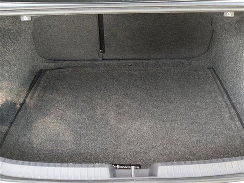 Used 2019 Volkswagen Jetta SE w/ Cold Weather Package image 6