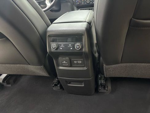 Used 2021 GMC Acadia SLT w/ Elevation Edition FWD image 26