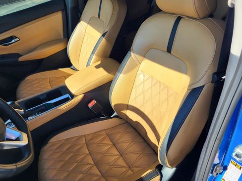 Used 2024 Nissan Sentra SV w/ SV Premium Package image 14